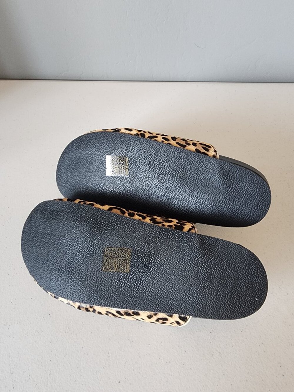 Shu Shop Leopard Clogs "NEW" - Picture 12 of 16